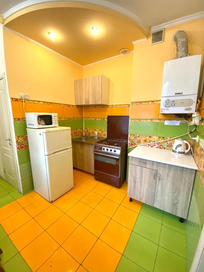 Квартира Біля Залізничного Вокзалу Вулиця Залізнична 10 До 5 Гостей Lviv Luaran gambar