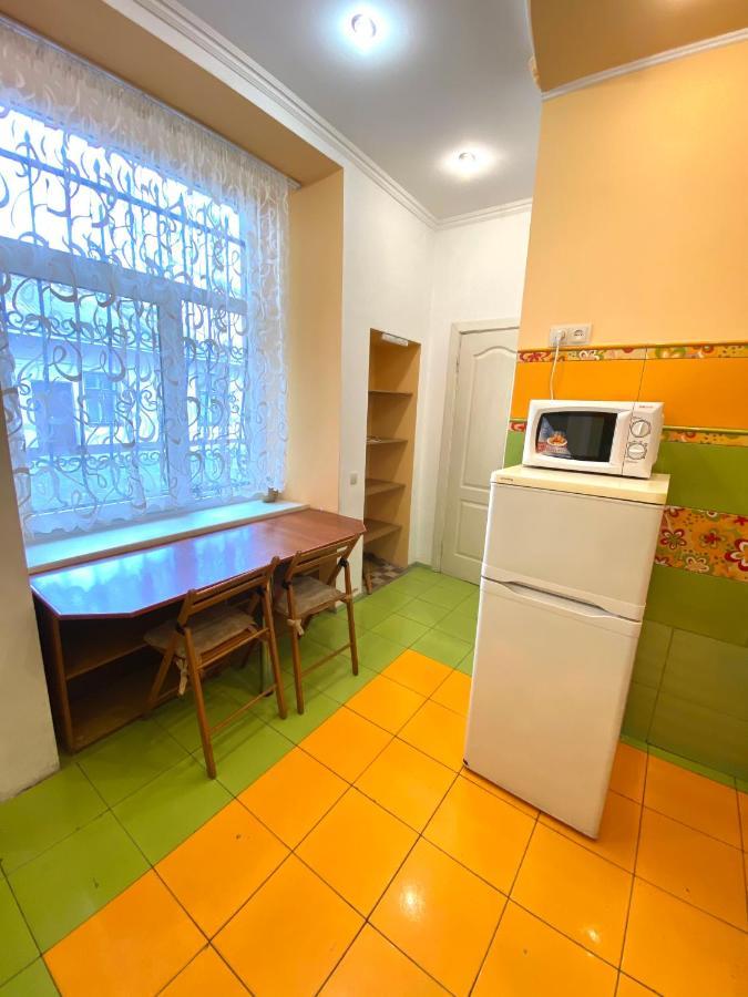 Квартира Біля Залізничного Вокзалу Вулиця Залізнична 10 До 5 Гостей Lviv Luaran gambar